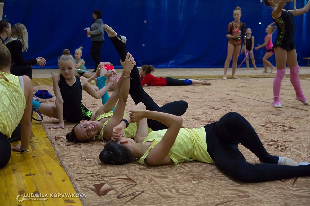 Попробуй повтори: юные гимнастки показали свою пластичность и изящность