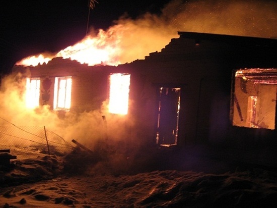 Фатум: избежавший гибели при пожаре в своём доме погорелец из Вельского района сгорел в другом
