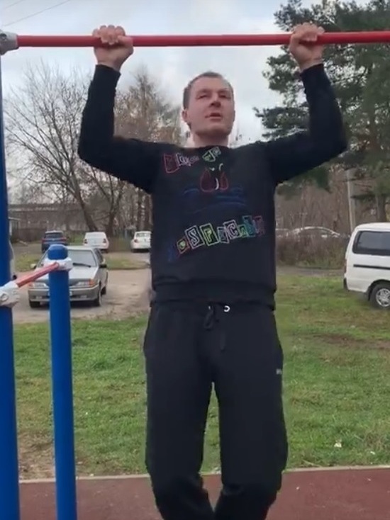 Владимир Волков похвастался перед ярославцами спортивной формой