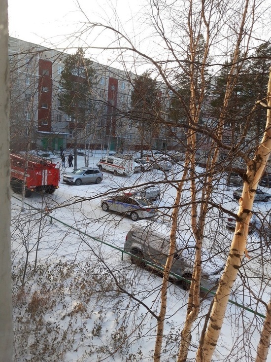 В Ноябрьске мужчина попал в больницу после попытки потушить пожар