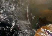 Сотрудникам  австралийской службы прогнозирования климата Weatherzone при помощи спутниковых снимков удалось зафиксировать атмосферные гравитационные облака, недавно прошедшие над Индийским океаном