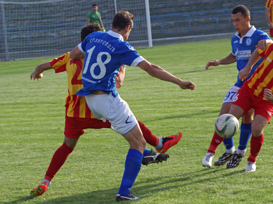 Футболисты из Северной Осетии разгромили армейцев со счетом 3:0.