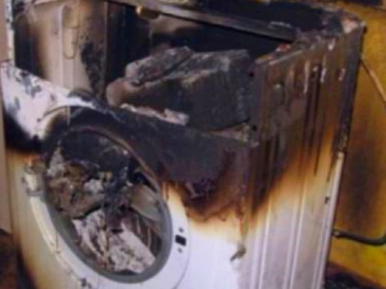В Смоленске жильцы многоэтажки тушили стиральную машинку