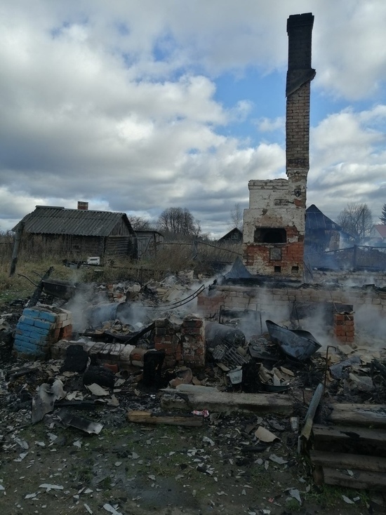 В Смоленской области пи пожаре в жилом доме пострадал мужчина