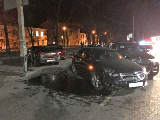В Тамбове водитель «БМВ» устроил массовое ДТП