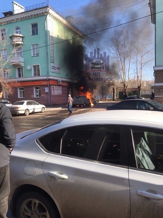 «Автопрогрев включен»: в Ленинском районе сгорело два автомобиля