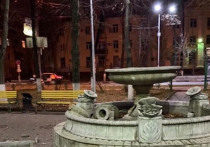 Неизвестные вандалы разрушили старый фонтан в Люберцах