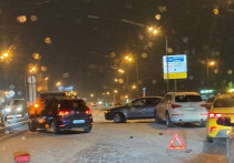 Первый снег в Москве выпал в ночь на среду, 30 октября, и этот день сразу же ознаменовался рекордным количеством автомобильных аварий