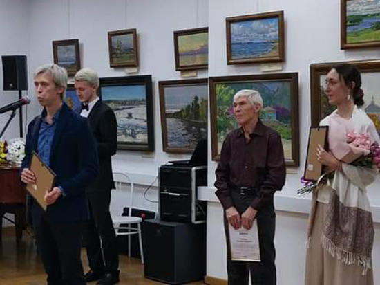 Три поколения Петровых представили свои работы в Москве