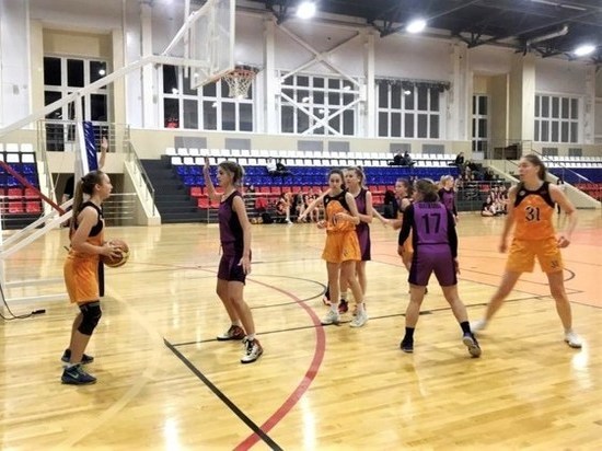 В Иванове студенты играют в баскетбол