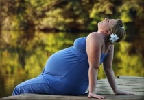 После сороковой недели беременности некоторые женщины считают возможным «ускорить» роды, и некоторые считают эффективным способом секс