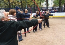 Новый тренд: москвичи учатся стрелять из лука