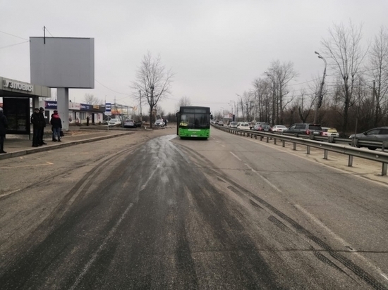 Пьяный водитель иномарки врезался в автобус в Иркутске