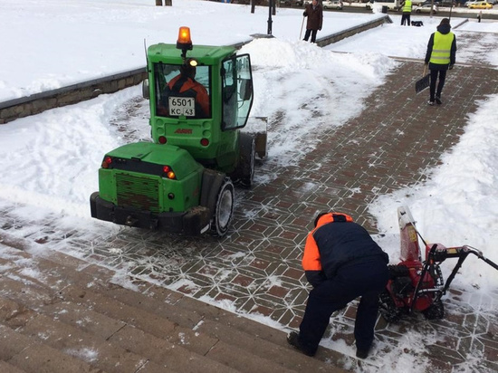 Чистить от снега улицы Кирова могут безработные