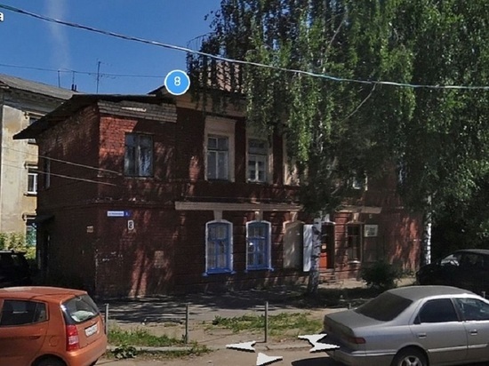 В Костроме из-за управляющей компании затопило подъезд