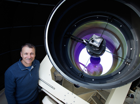 Российский астроном Геннадий Борисов открыл ее при помощи самодельного телескопа