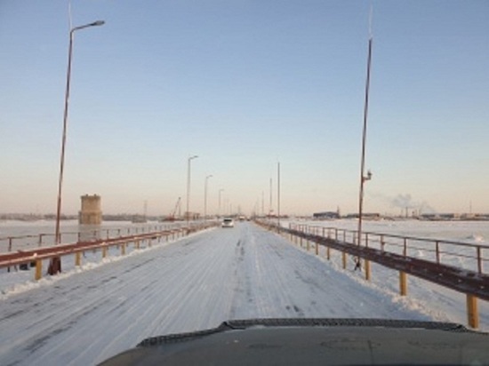 Наплавной мост между Уренгоем и Коротчаево сдали в эксплуатацию