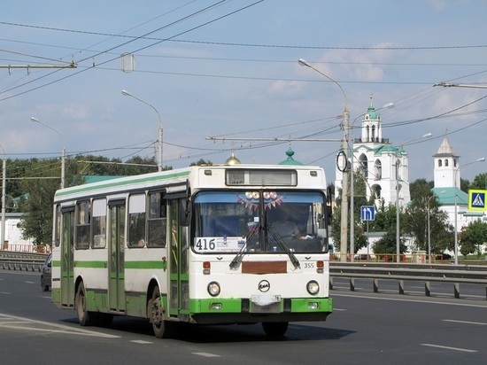 В Ярославле водитель тащил ребенка по дороге 200 метров