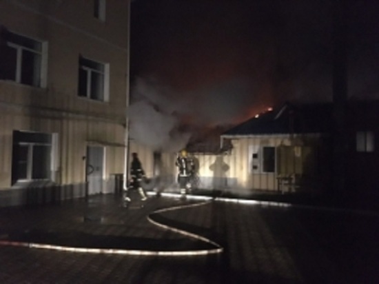 В Красное-на–Волге сгорел переход между зданиями, есть пострадавшие