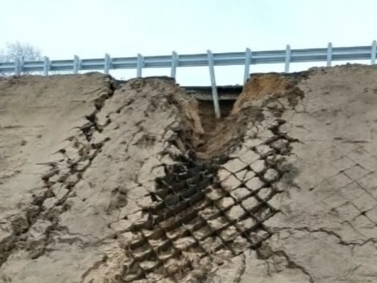 В Ярославской области размыло новый мост, открытый несколько дней назад
