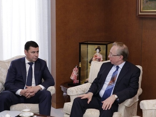 Дмитрий Миронов провел встречу с послом РФ в Японии
