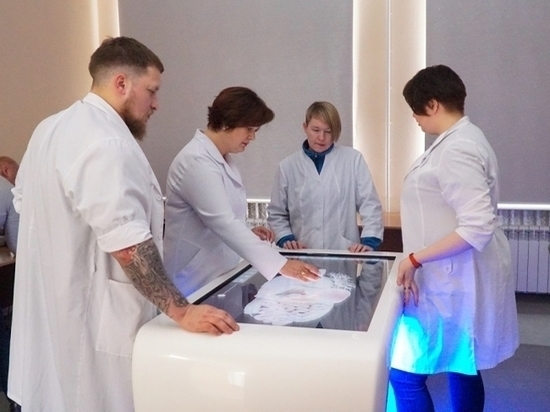 Интерактивный анатомический стол появился у студентов-медиков Колымы