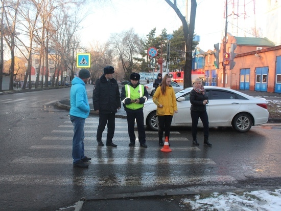 В Хакасии снова иномарка сбила школьницу В Хакасии снова иномарка сбила школьницу