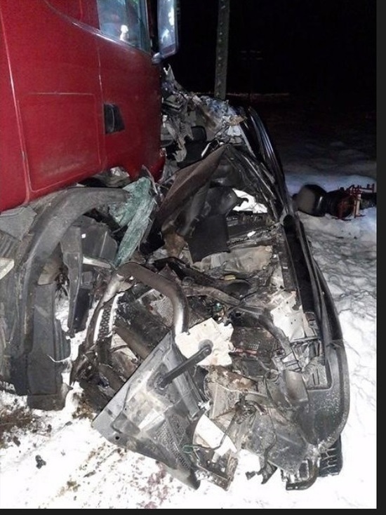 Двое водителей погибли в похожих ДТП в Карелии