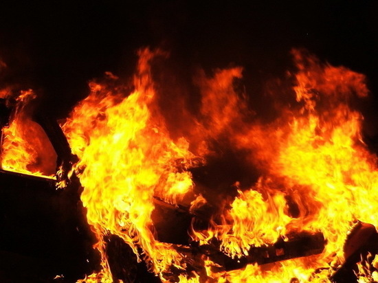 В центре Воронежа загорелись три автомобиля