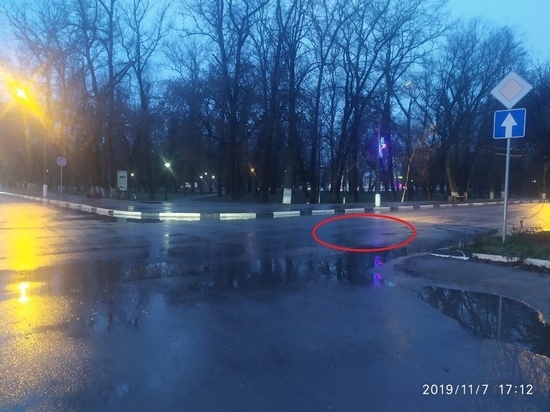 В Тверской области пенсионерка не успела перебежать дорогу и попала под машину