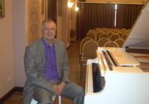 В возрасте 69 лет умер композитор Юрий Маркелов, написавший песни для Иосифа Кобзона и Льва Лещенко