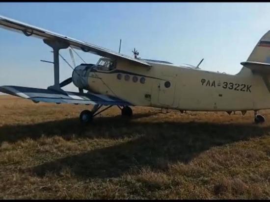 На Кубани самолёт Ан-2 совершил аварийную посадку в поле