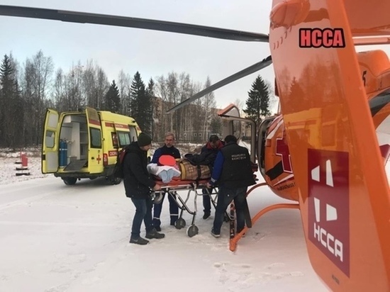 В Костомукше мальчик упал с 5-го этажа: спасать будет МЧС