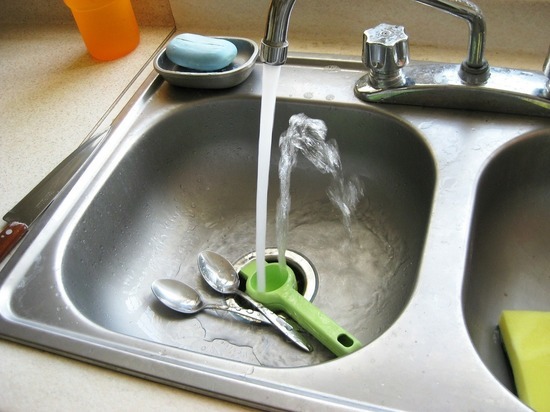 Роспотребнадзор объявил итоги проверки губок для мытья посуды