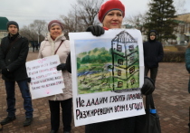 Митинг в поддержку сохранения скверов и парков провели барнаульские общественники