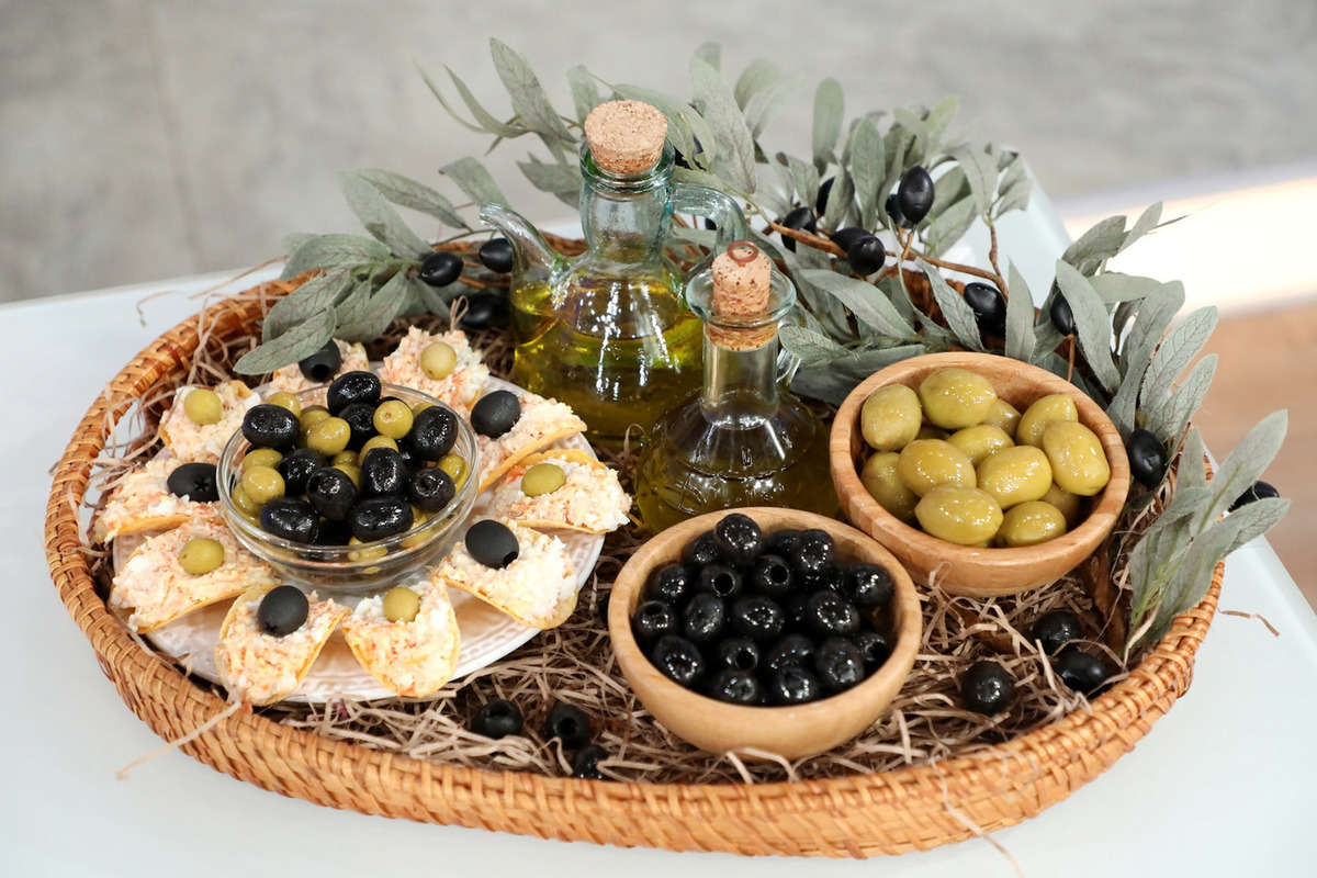 Пирог с маслинами и оливками