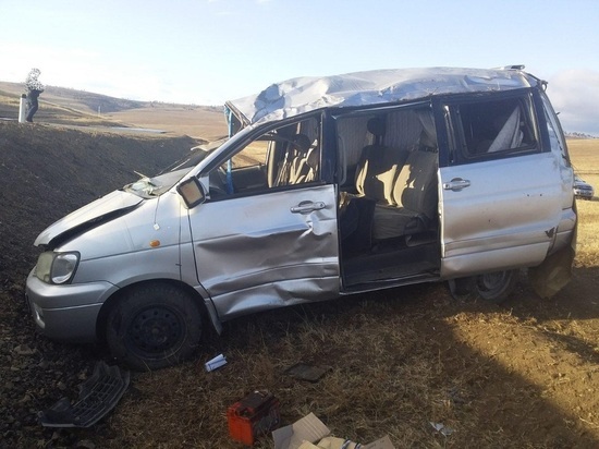 Женщина пострадала в перевернувшейся Toyota на трассе в Забайкалье
