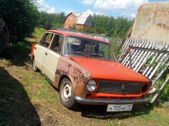 Житель Смоленки продал две машины соседей через Интернет