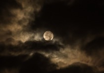 12 ноября в случае подходящих погодных условий россияне смогут увидеть на небе полную луну
