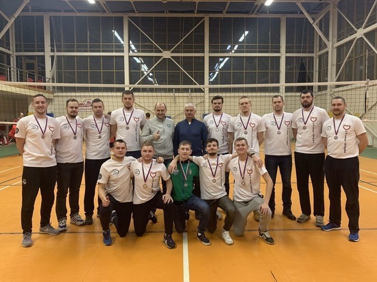 Югорские волейболисты завоевали серебро на Кубке России
