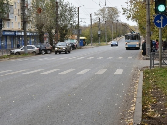 В Кирове начнут ремонтировать дороги вместе с тротуарами
