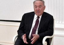Первый президент Казахстана Нурсултан Назарбаев заявил, что лидер Украины Владимир Зеленский согласился встретиться один на один с президентом России Владимиром Путиным
