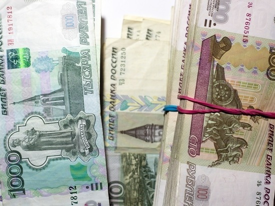 Фальшивой купюрой номиналом в 2000 рублей впервые расплатились в Алтайском крае