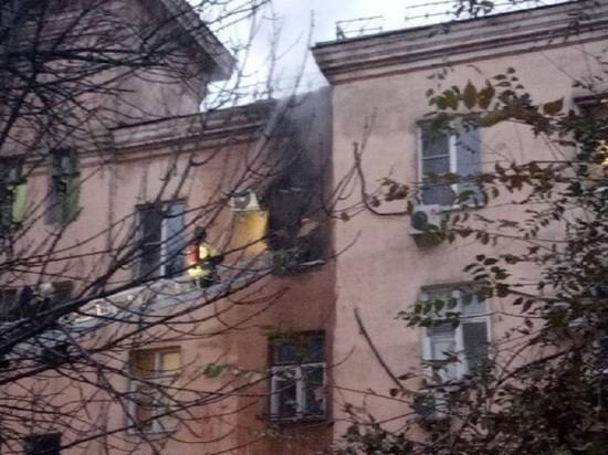 15 человек спасли из горящего четырехэтажного дома в Волгограде
