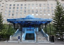 Пациент Краевой клинической больницы выпал из окна пятого этажа в Чите