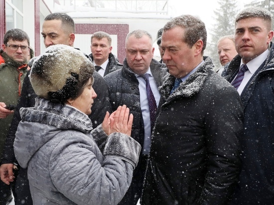 Дмитрий Медведев поручил губернатору Алтайского края решить проблему с горячей водой в Санниково