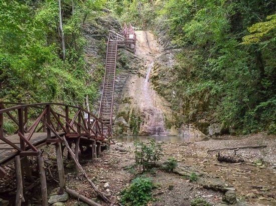 Плату за вход на водопады в Архипо-Осиповке взимали незаконно