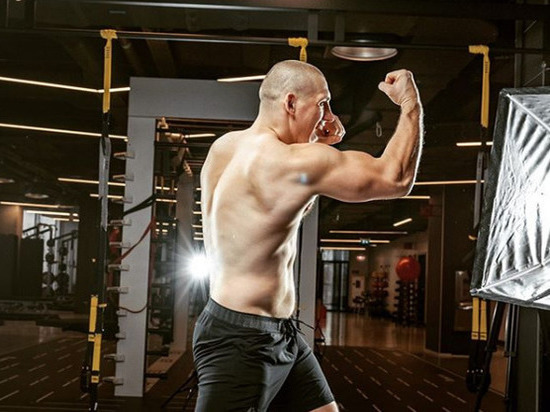 Непобежденный российский боец UFC Дмитрий Сосновский попал в странную историю