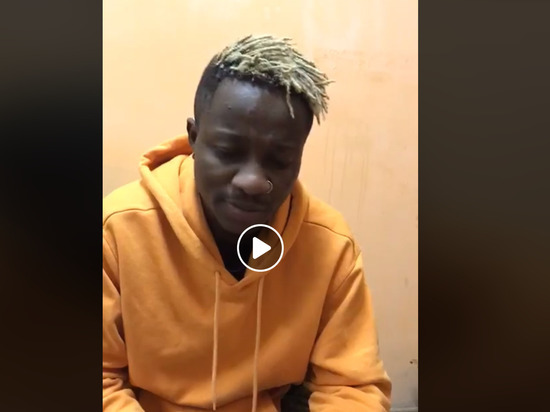 Приехавшего в Красноярск темнокожего певца из Конго депортируют на родину