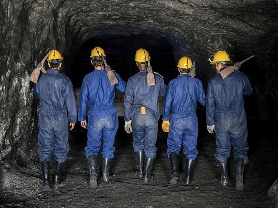 Сергей Цивилев предложил работникам шахты "Октябрьская" подыскать другое место работы